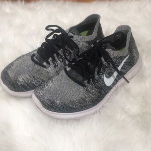 Free RN Flyknit Nike Sneakers